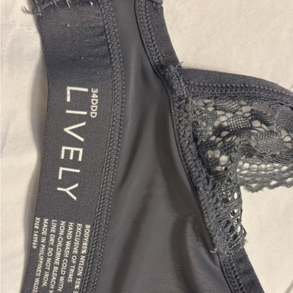 Lively Lace Trim Bra - Gray